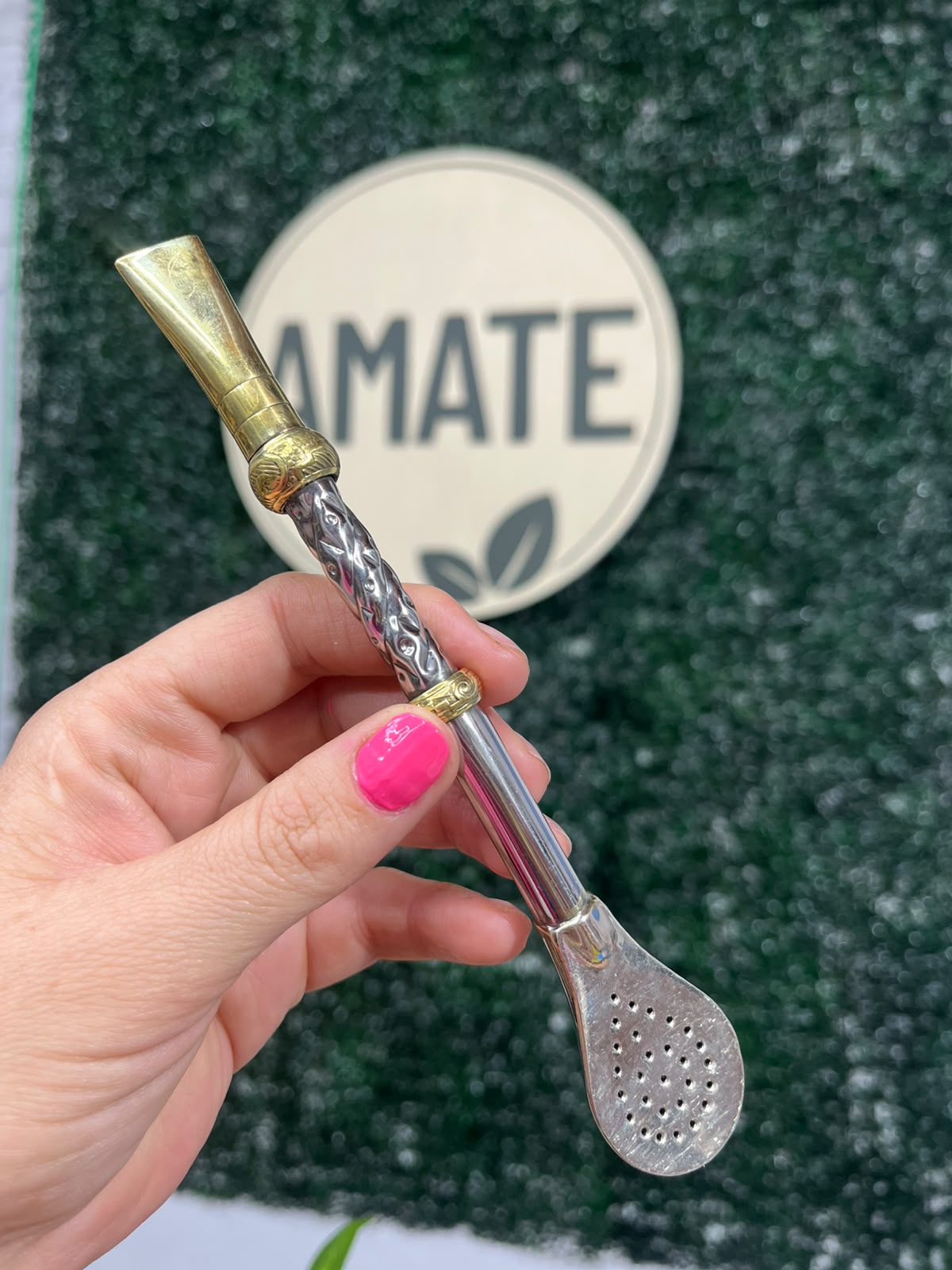 BOMBILLON CINCELADO ANILLO PICO BRONCE