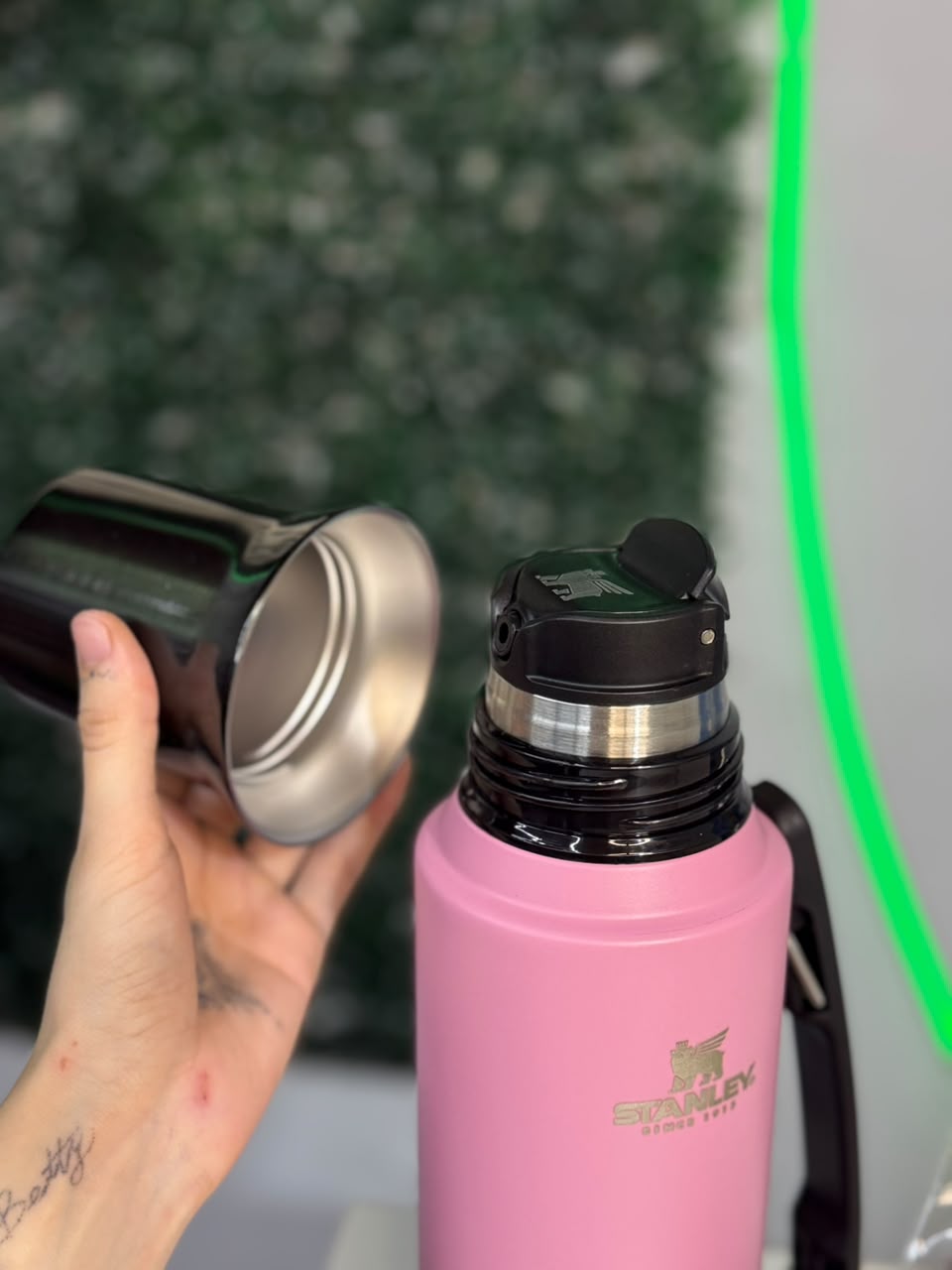 TERMO GOAT ROSA 1L - imagen 2